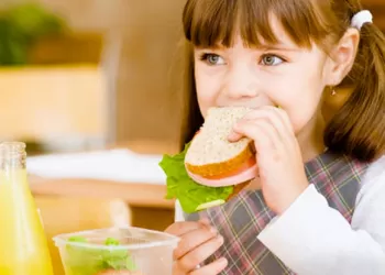 Çocuklar İçin Tehlikeli Besinler