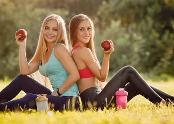 Ergen Kızlar Nasıl Beslenmeli? - Doğru Gelişim İçin Beslenme Çok Önemli!